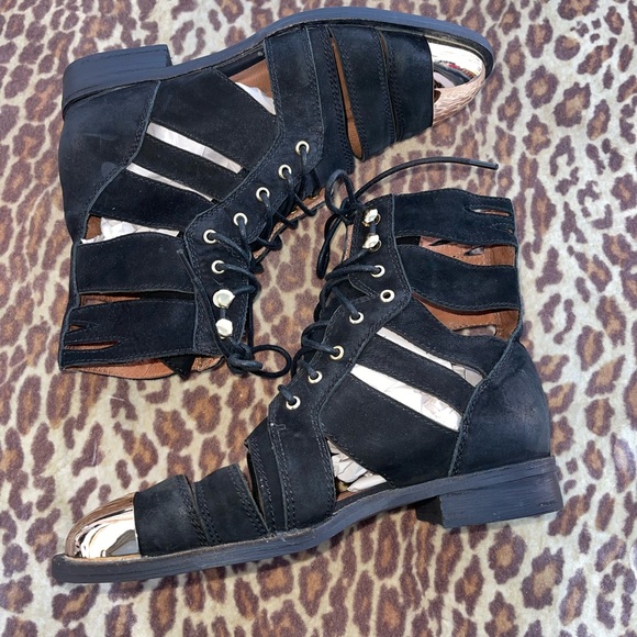 Jeffrey Campbell slashed boots - Picture 4 of 6